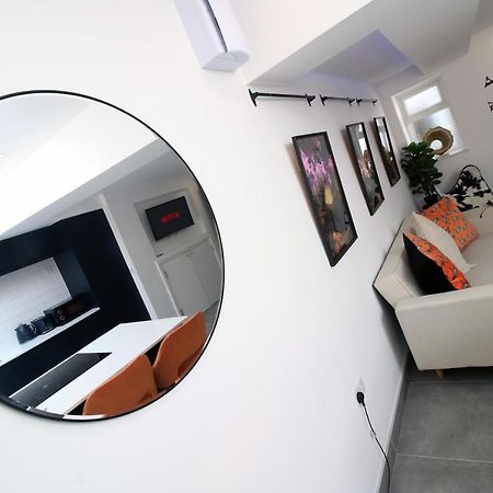 New Spacious 2 Bed Getaway - Private Courtyard! - Underfloor Heating 카디프 외부 사진