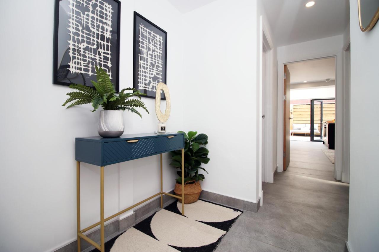 New Spacious 2 Bed Getaway - Private Courtyard! - Underfloor Heating 카디프 외부 사진