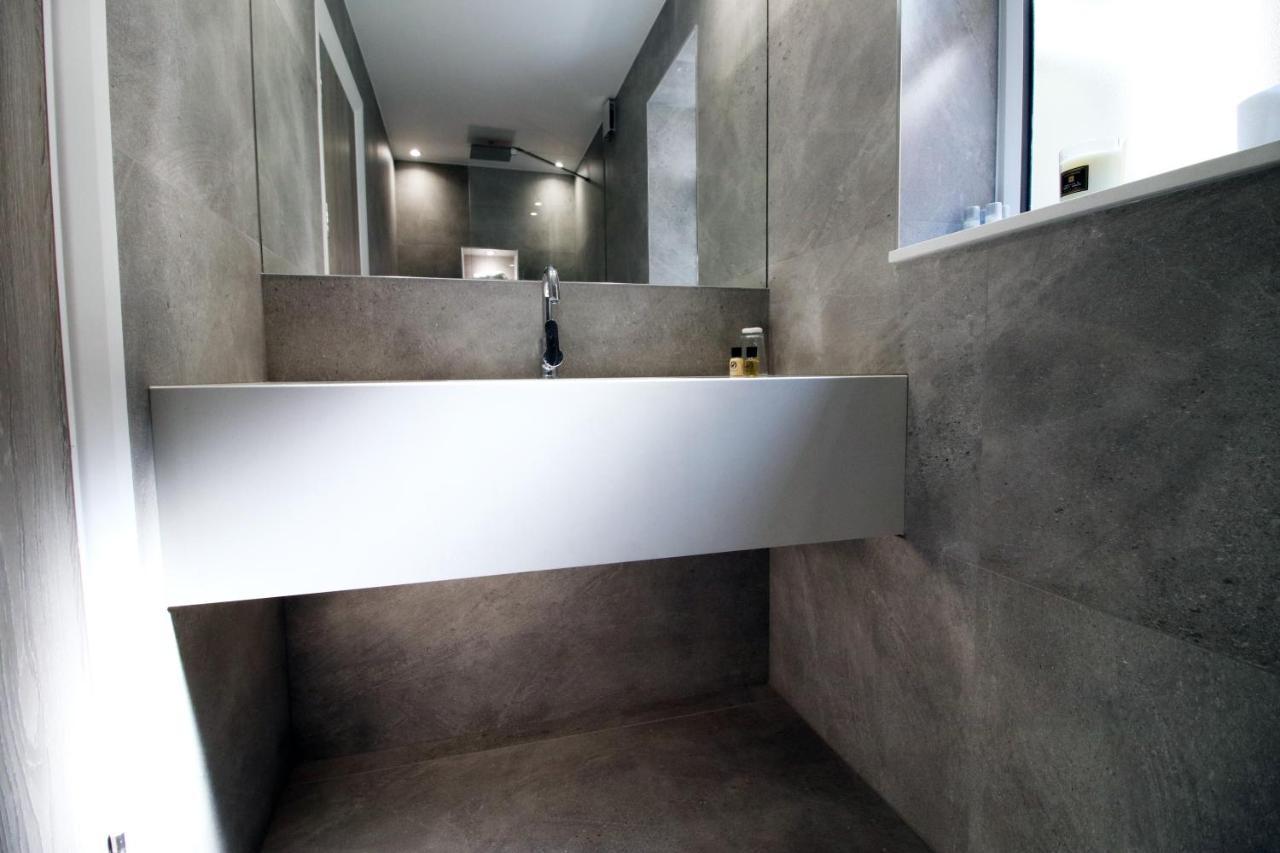New Spacious 2 Bed Getaway - Private Courtyard! - Underfloor Heating 카디프 외부 사진